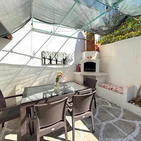 Holiday home Melisa Garden *